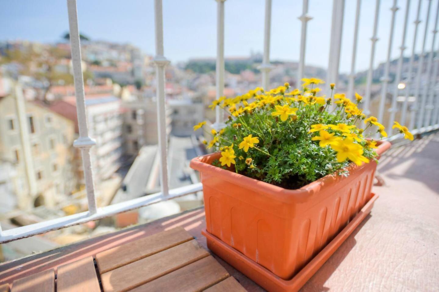 Lisbon Martim Moniz Apartment Bagian luar foto