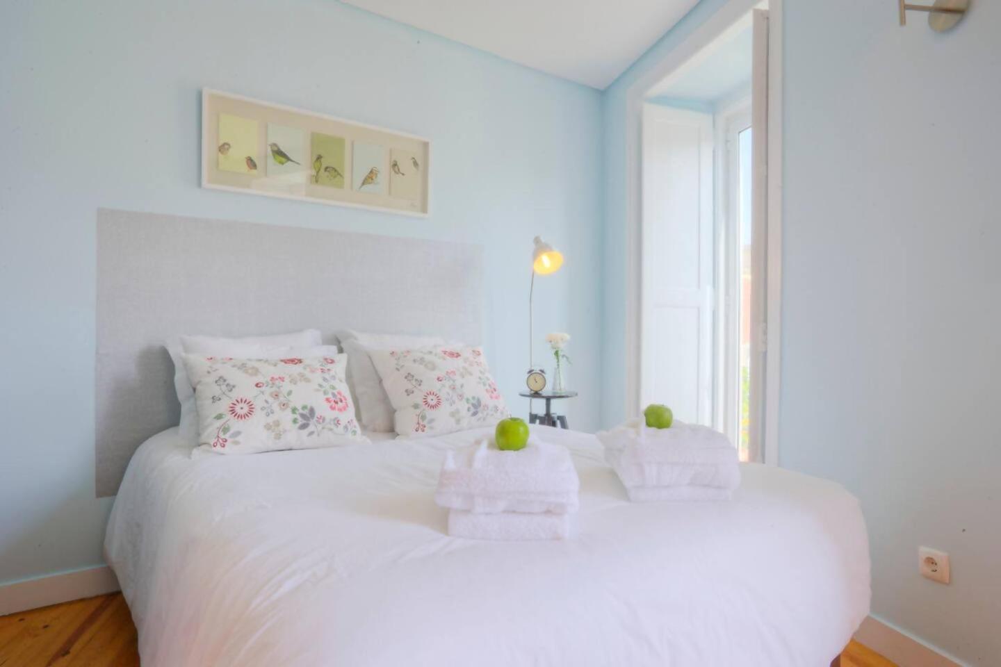 Lisbon Martim Moniz Apartment Bagian luar foto